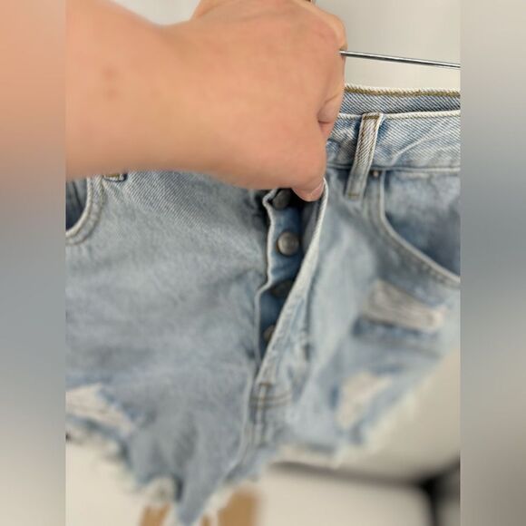PacSun distressed button fly vintage high rise denim shorts size 30 100% cotton - Picture 6 of 9